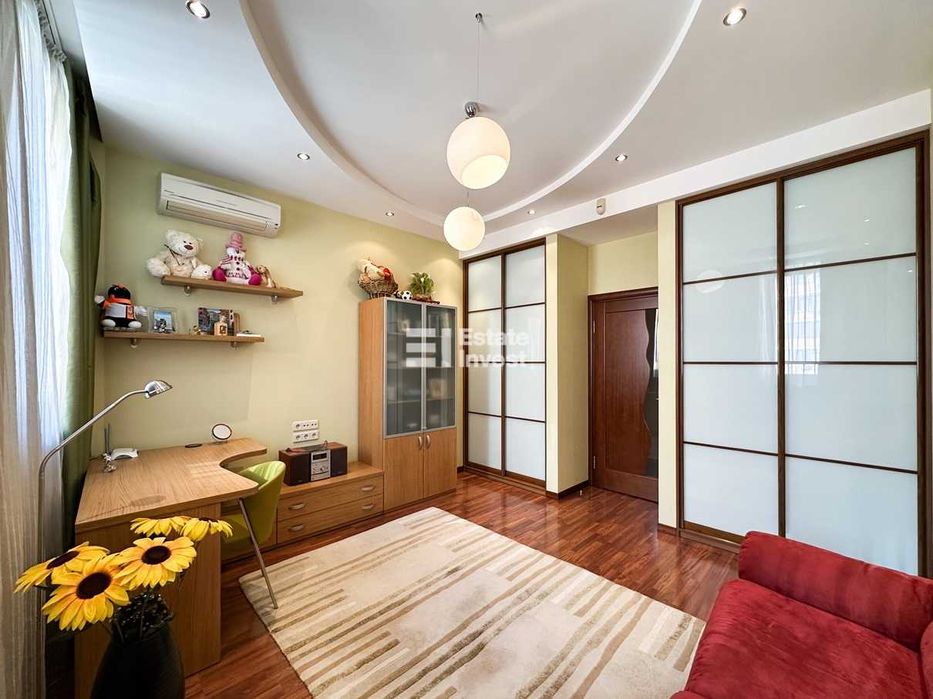 Продам 3 кімн. квартиру в новобудові на вул. Отакара Яроша, 22