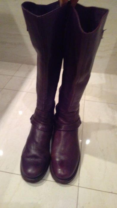 Bota tipo cabaleiro