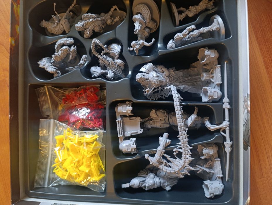 Lorda of Hellas i Warlord Box i dodatkowe figurki