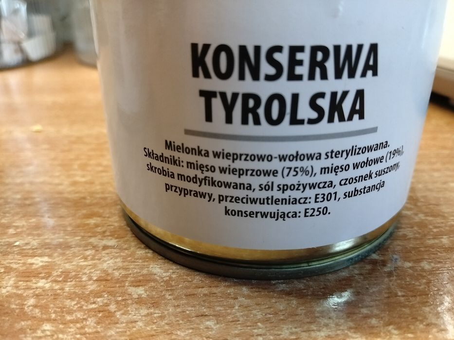 Konserwa tyrolska 60 szt. 200 zł