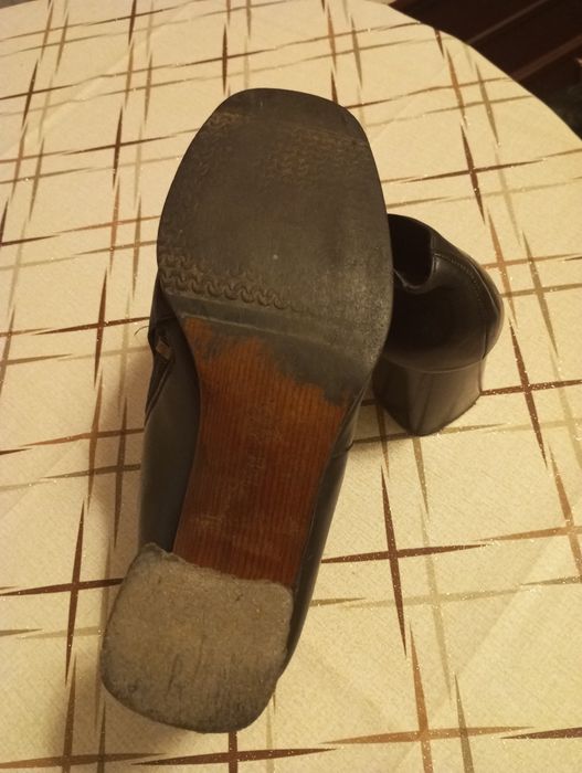 Продам ботинки кожа натур.р.40