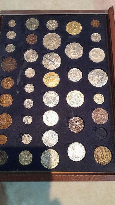 Colecção de moedas ,falta uma moeda