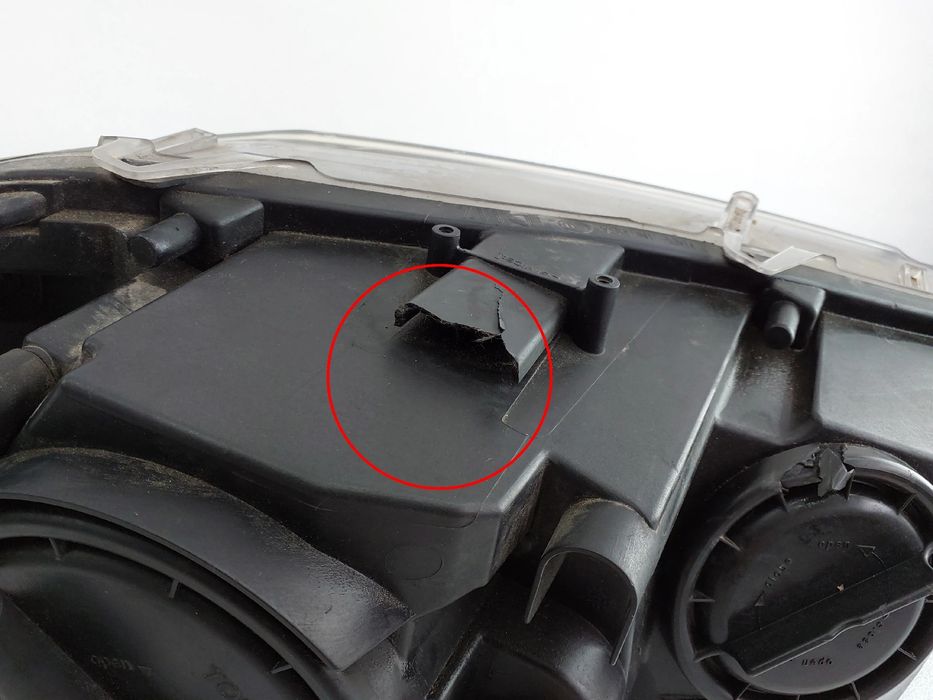 Ótica / farol esquerda BMW X6 (E71, E72)