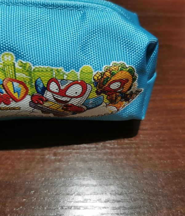 Saszetka na figurki super Zings Super Things mały piórnik niebieski