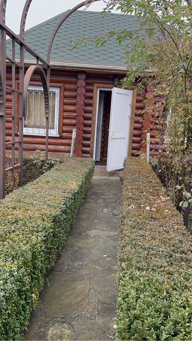 Продаж будинку  з басейном в місті Буча