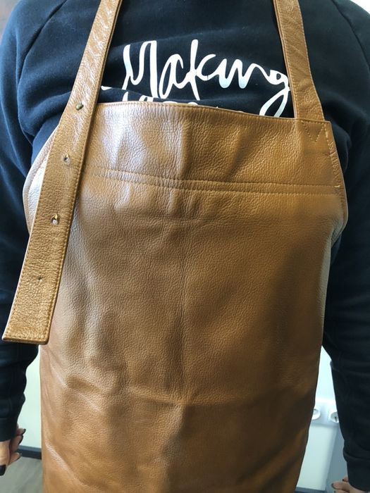 Стильный кожаный фартук