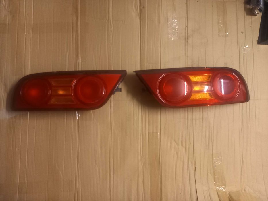 Conjunto de faróis traseiros OEM Kouki – Nissan S13 (Novos na Caixa)