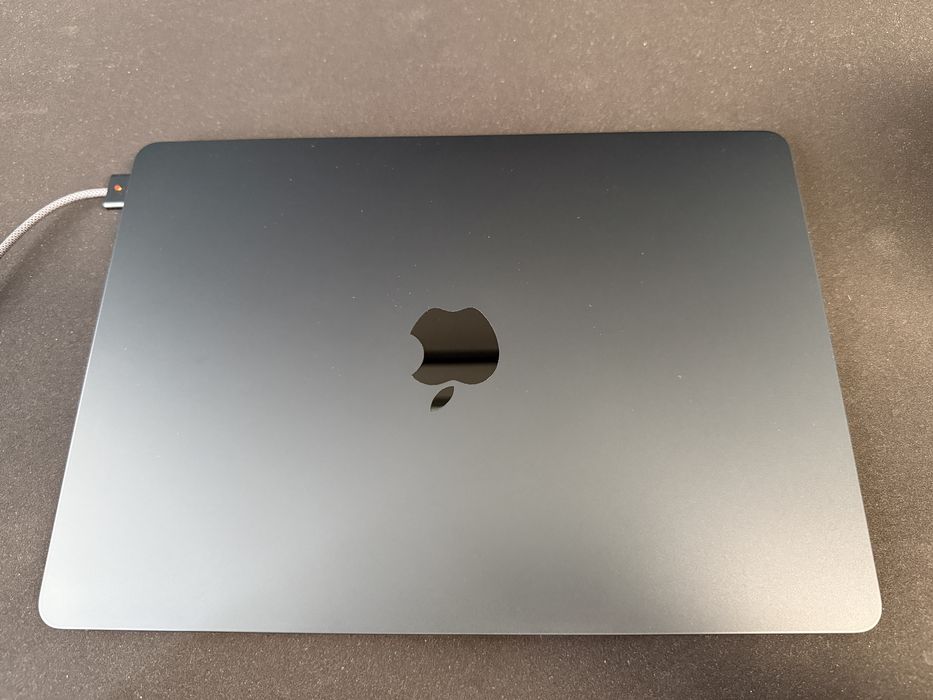 MacBook Air M2 13.6 cali