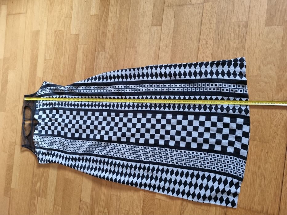 Vestido preto e branco