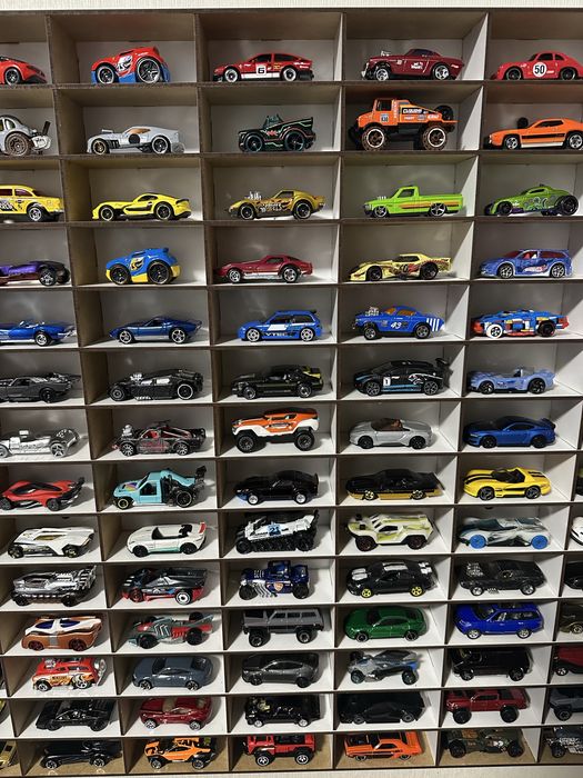 Полиця для машинок Hot Wheels