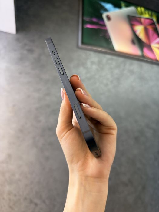 Б/у IPHONE 13 128 Midnight Neverlock Костюшка,5 igrand