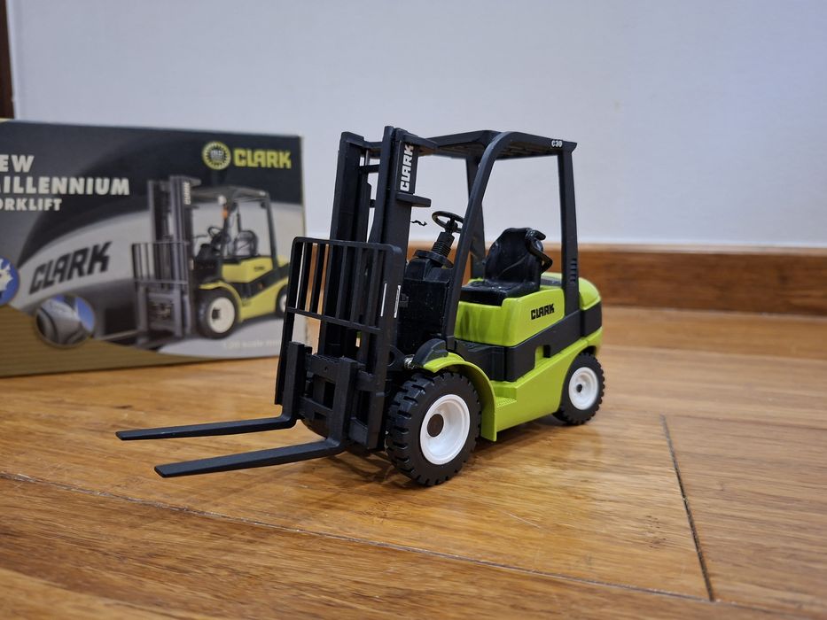 Model Mica Clark C30 1:20