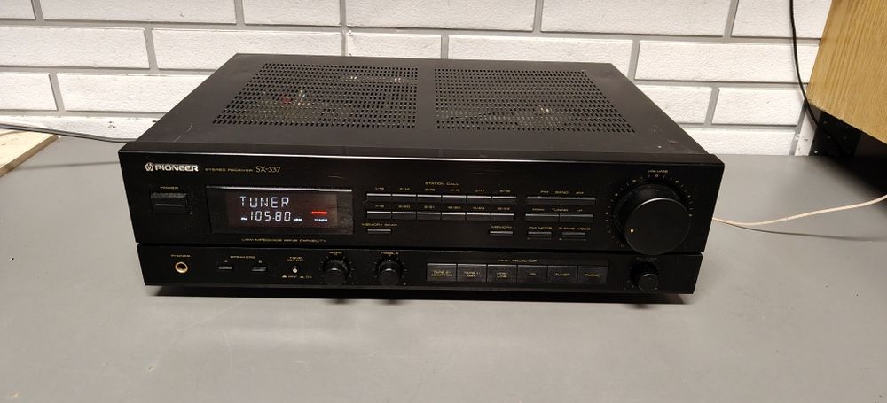 Amplituner PIONEER SX-337. Bardzo mocny.