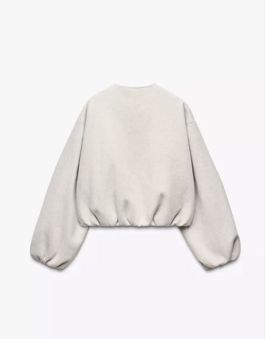 Бежевий бомбер Zara