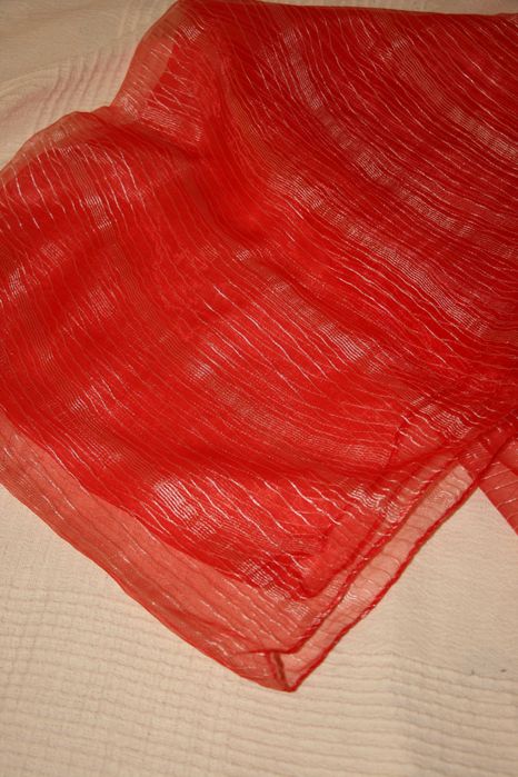 Lenço Vermelho com Prateado
