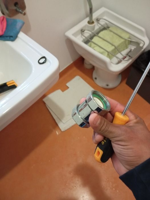 Canalizador aos fins de semanas - Desentupimentos e Pequenos Reparos a domicílio