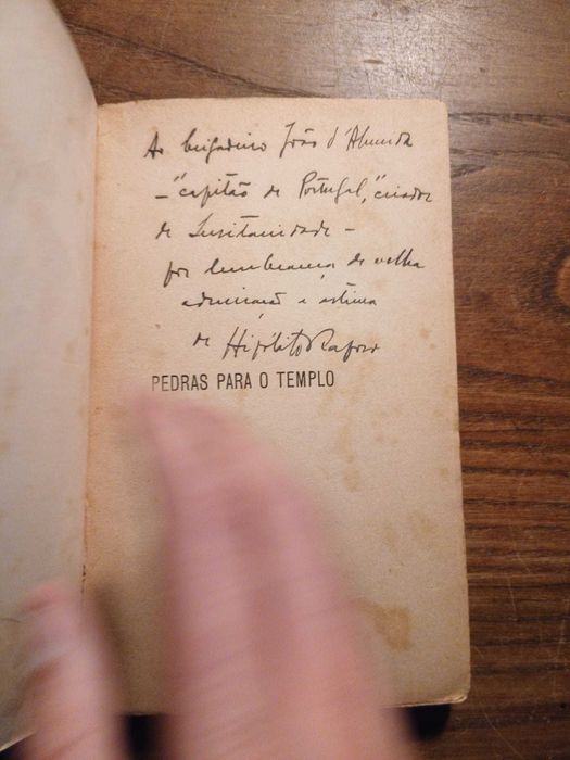 Hipólito Raposo, Pedras para o Tempo (C. Assinatura do Autor)