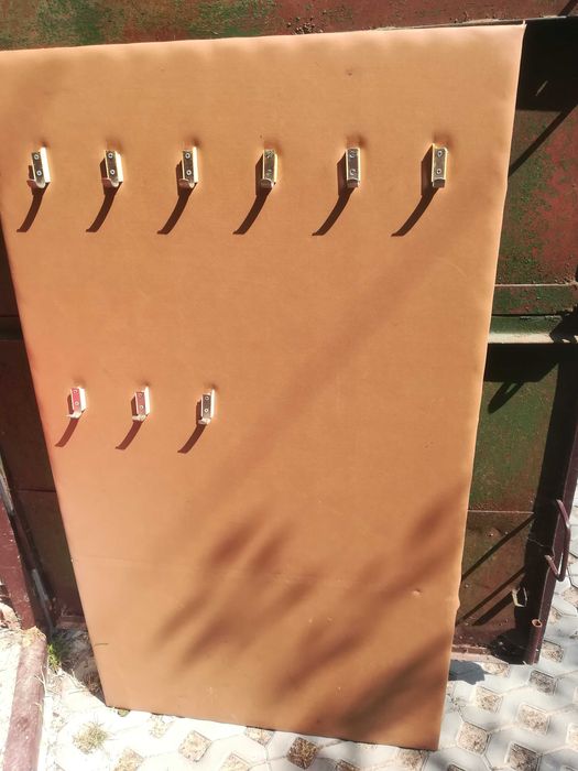 Вешалки и полочки разные