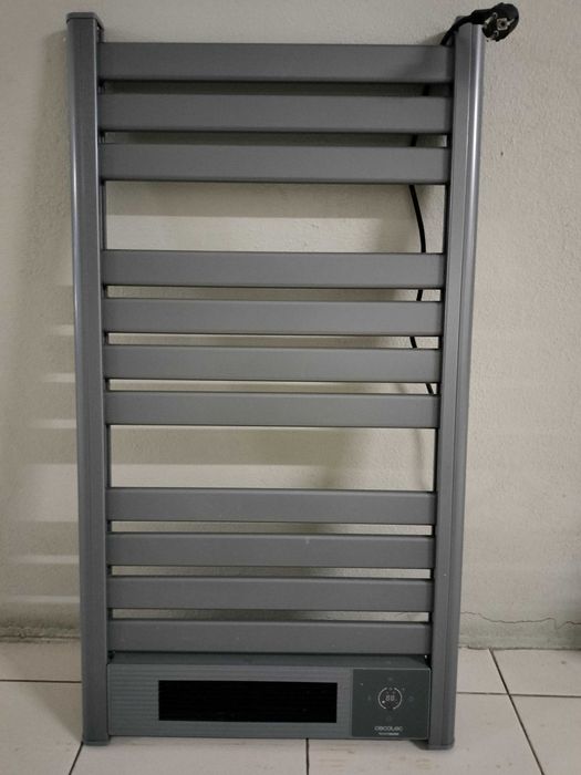 Toalheiro Elétrico com Aquecedor de Cerâmica 2000W - Estado novo