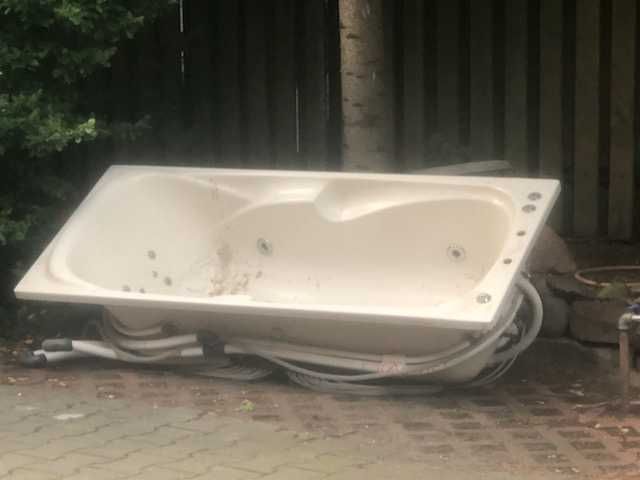 Wanna 160x80 jacuzi z hydromasażem Uszkodzona. Do Naprawy
