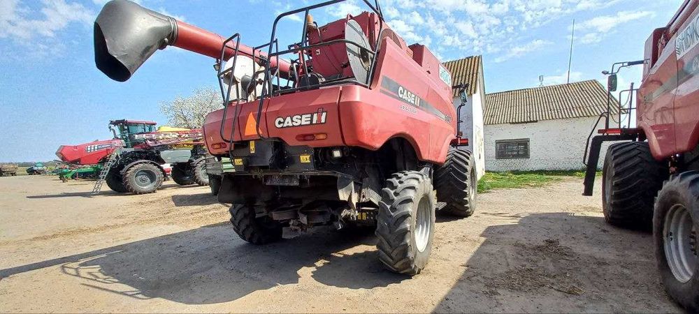 Комбайн Case IH 5140 з жаткою CASE IH 3020 TERRAFLEX (7.6м)