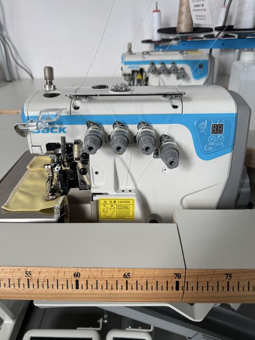 JACK E4S-4-M03/333 overlock owerlok przemysłowy 4-nitkowy komplet NOWY