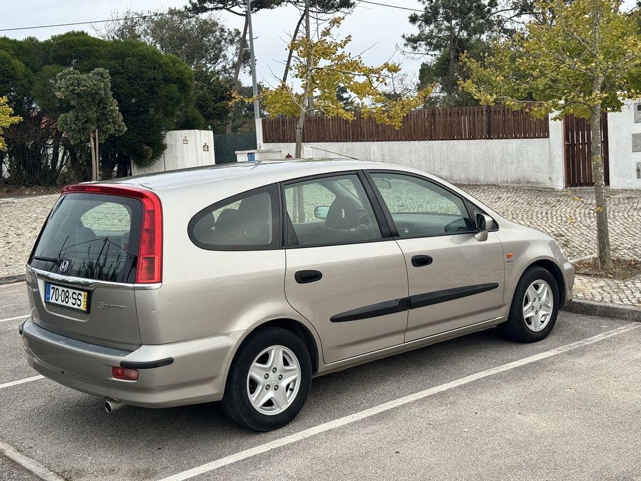 Honda Stream 1.7 i-VTEC | 7 Lugares — photo 3