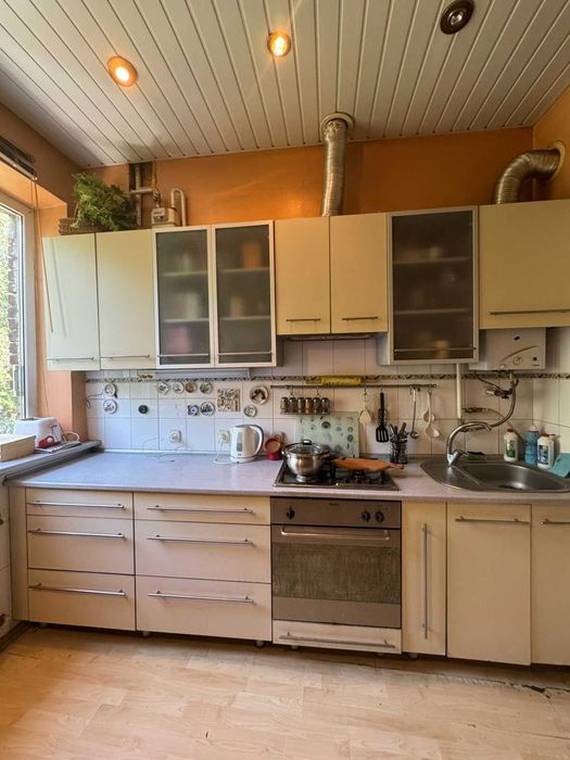 Продам 3 к. квартиру на вул. Жуковського 2Б