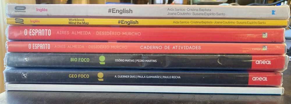 Livros Escolares 10 Ano encadernados - English 10 - O Espanto - Bio Foco - Geo Foco