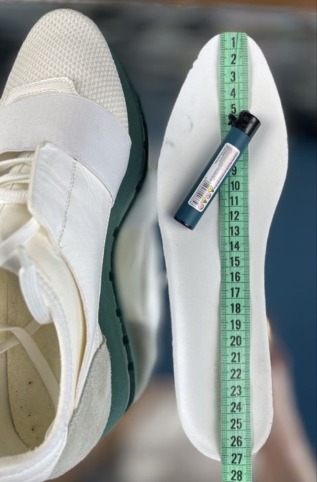 Кроссовки Balenciaga White Leather And Mesh Race Runner 40 Размер