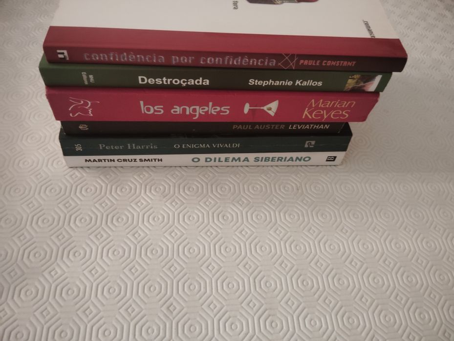 Livros de Ficção Vários Escritores Usados