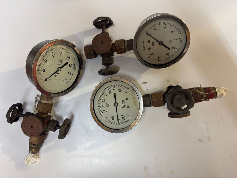 Manómetros Industriais 0–16 Bar com Válvula