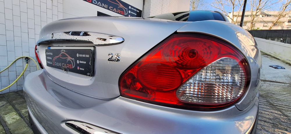 Jaguar x type 2.5 v6 200cv