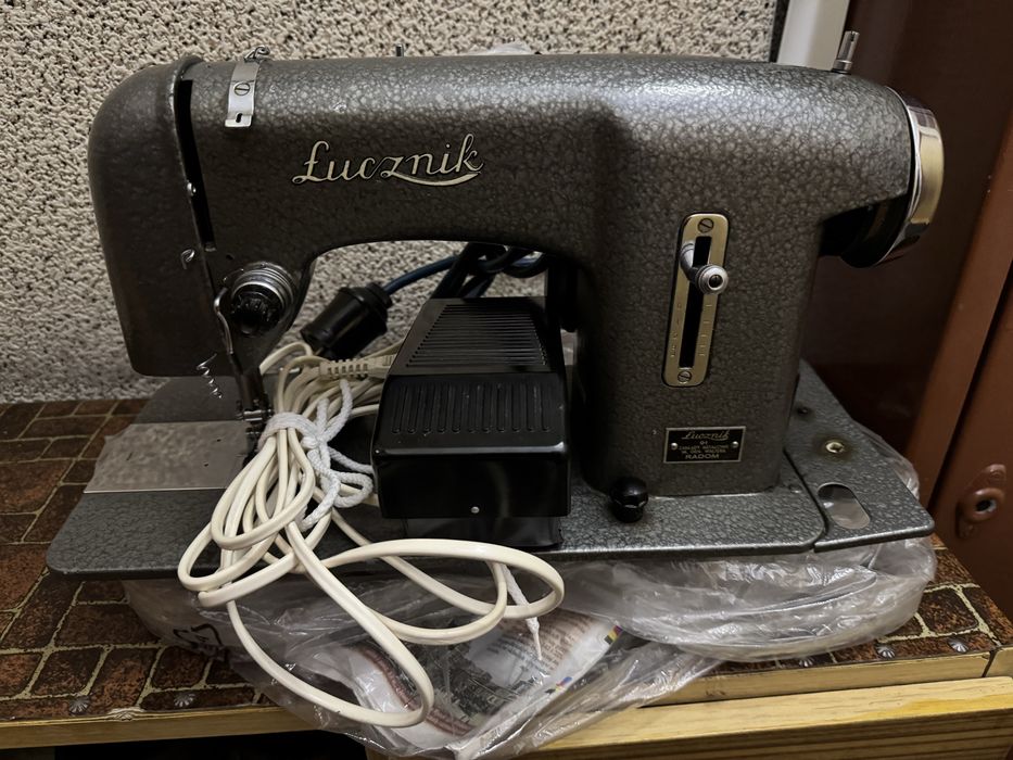Maszyna do szycia Łucznik 91 Zakłady metalowe Waltera Radom