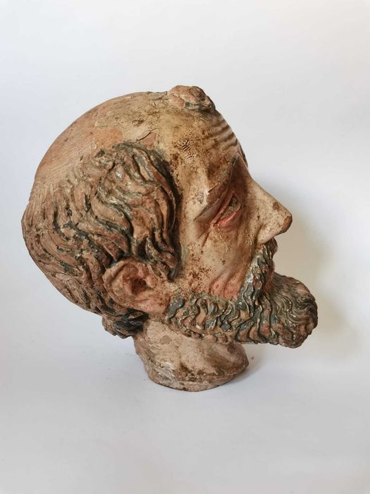 Busto de Santo em terracota policromada