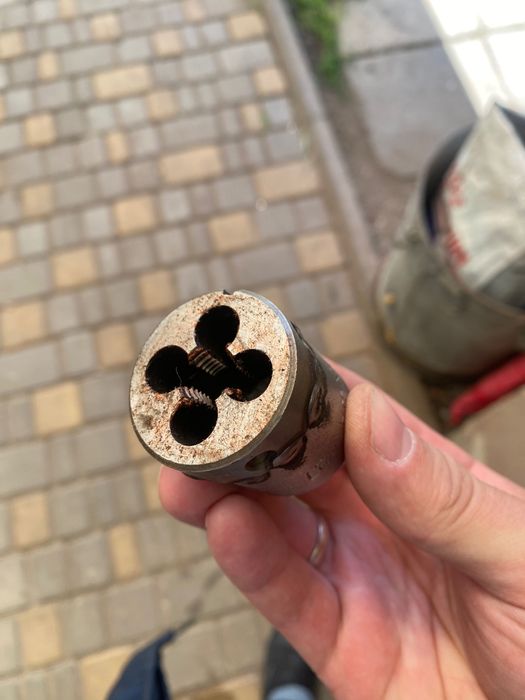 плашка м12 1.5 под 1/2