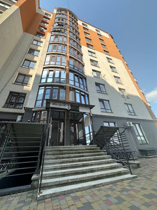 Продам фасадне комерційне приміщення. Інвестиція.Розвинутий район