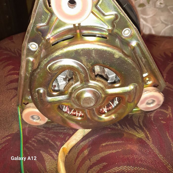 Двигатель на стиральную машину