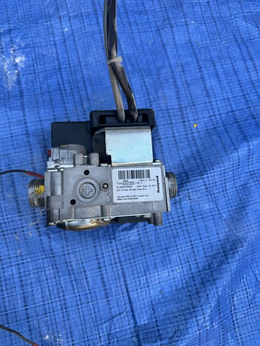 Honeywell VK4105G – zawór gazowy 230V do pieca