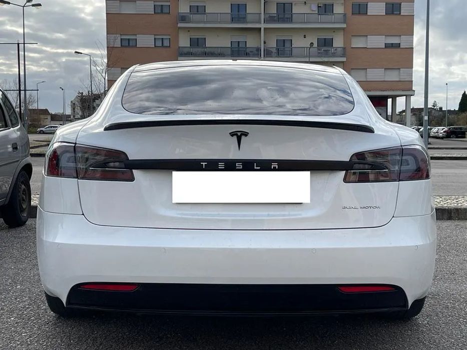 Tesla Model S Long Range