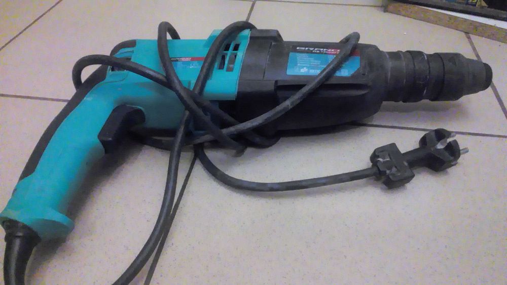 Мощный перфоратор Grand 1500 DFR