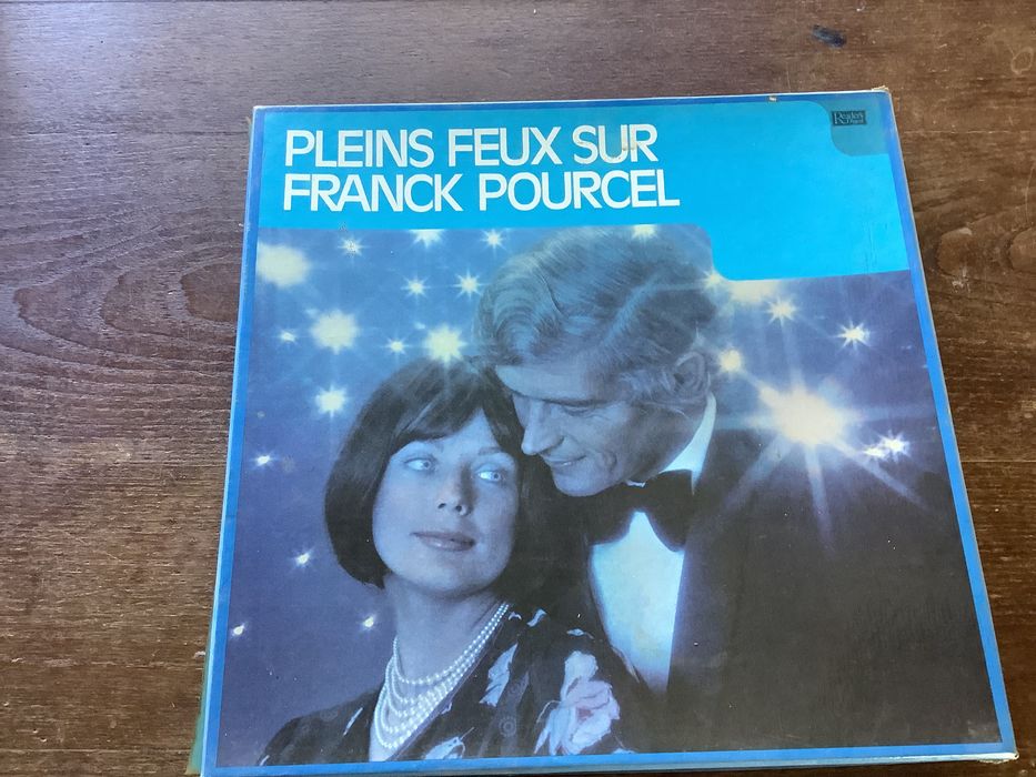 Caixa com 8 discos de vinil