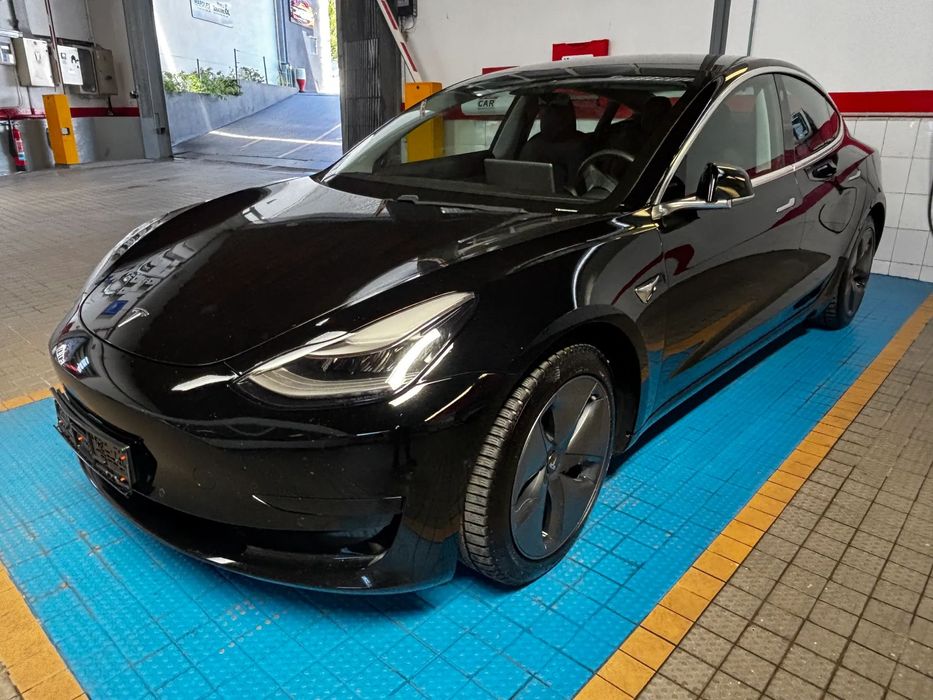 Tesla Model 3 Standard Range Plus RWD