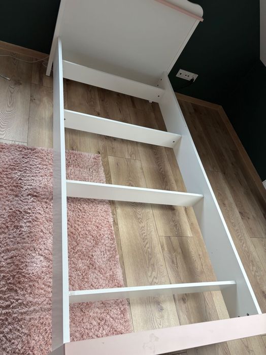 Łóżko dla dziewczynki