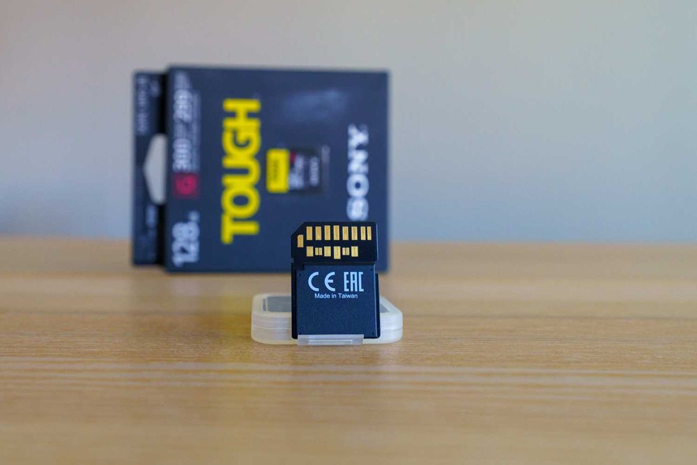 Cartão de memória profissional – SONY G TOUGH SDXC UHS-II 128GB (em ótimo estado)