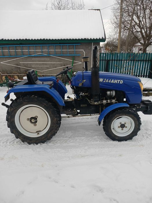 Трактор DW244AHTD