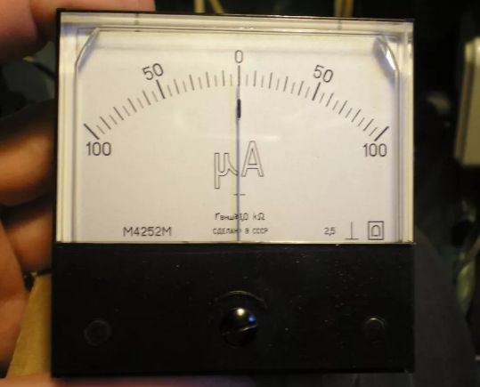 Микроамперметр М4252М на + - 100 мкА новый в упаковке