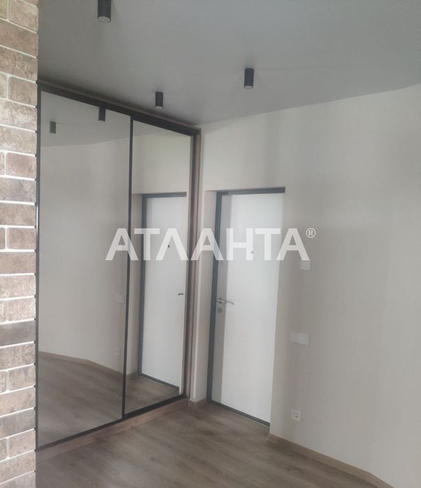 1к.м.Васильківська з ремонтом та паркомісцем. Постанови