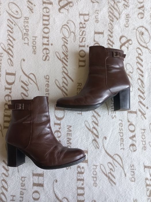 Brązowe damskie skórzane botki