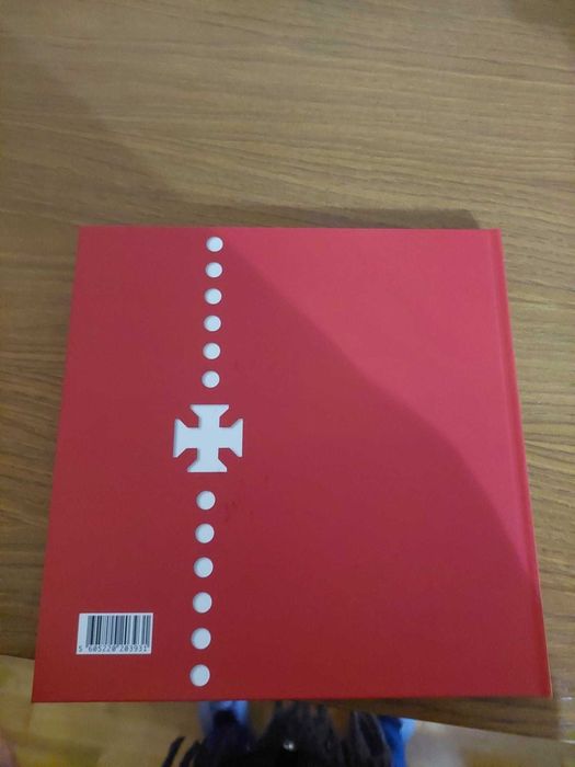 Livro «Portugal em Selos 2010» CTT